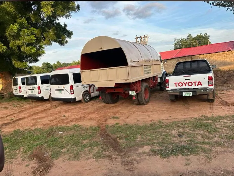 Community Vehicles photo 4